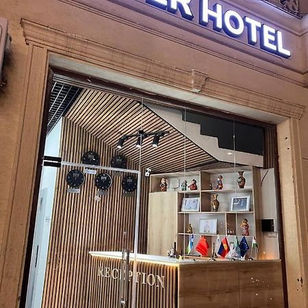 Rever Hotel Tashkent Esterno foto