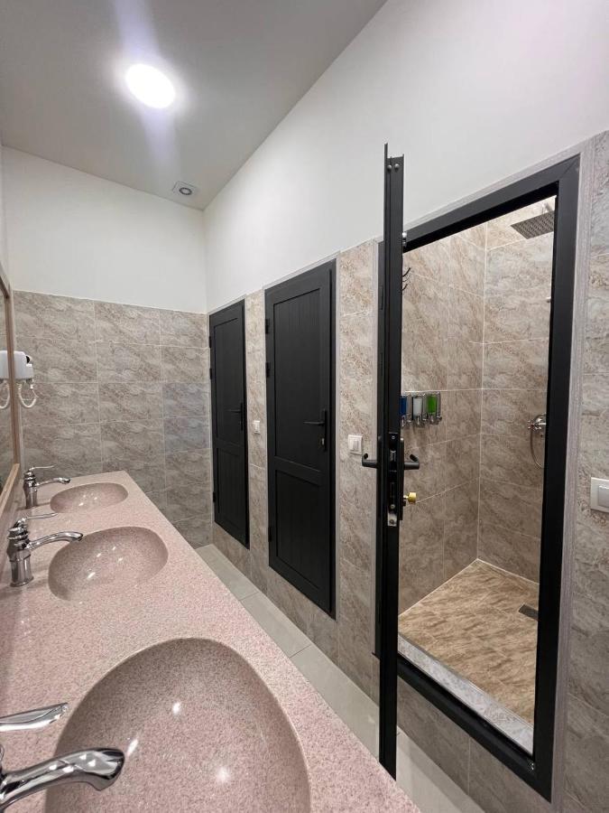 Rever Hotel Tashkent Esterno foto