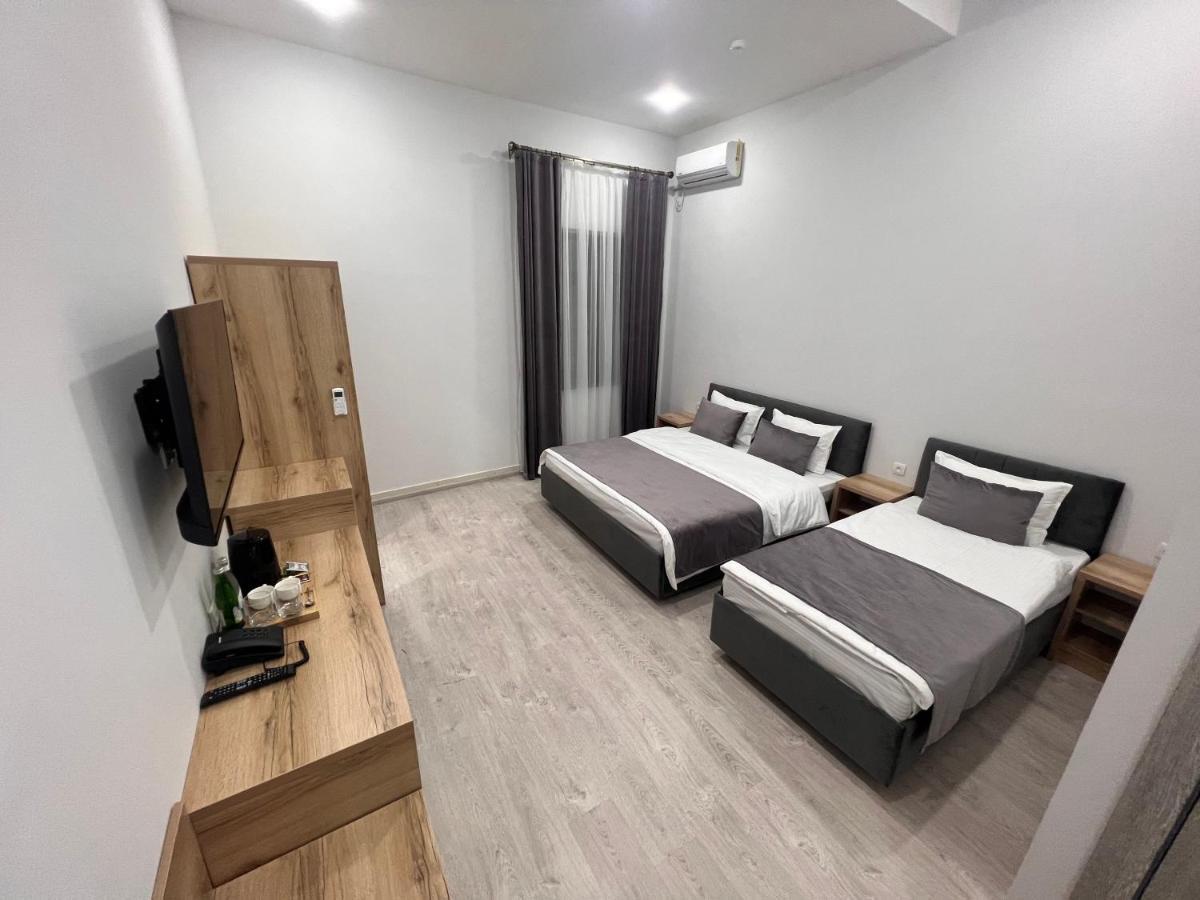 Rever Hotel Tashkent Esterno foto