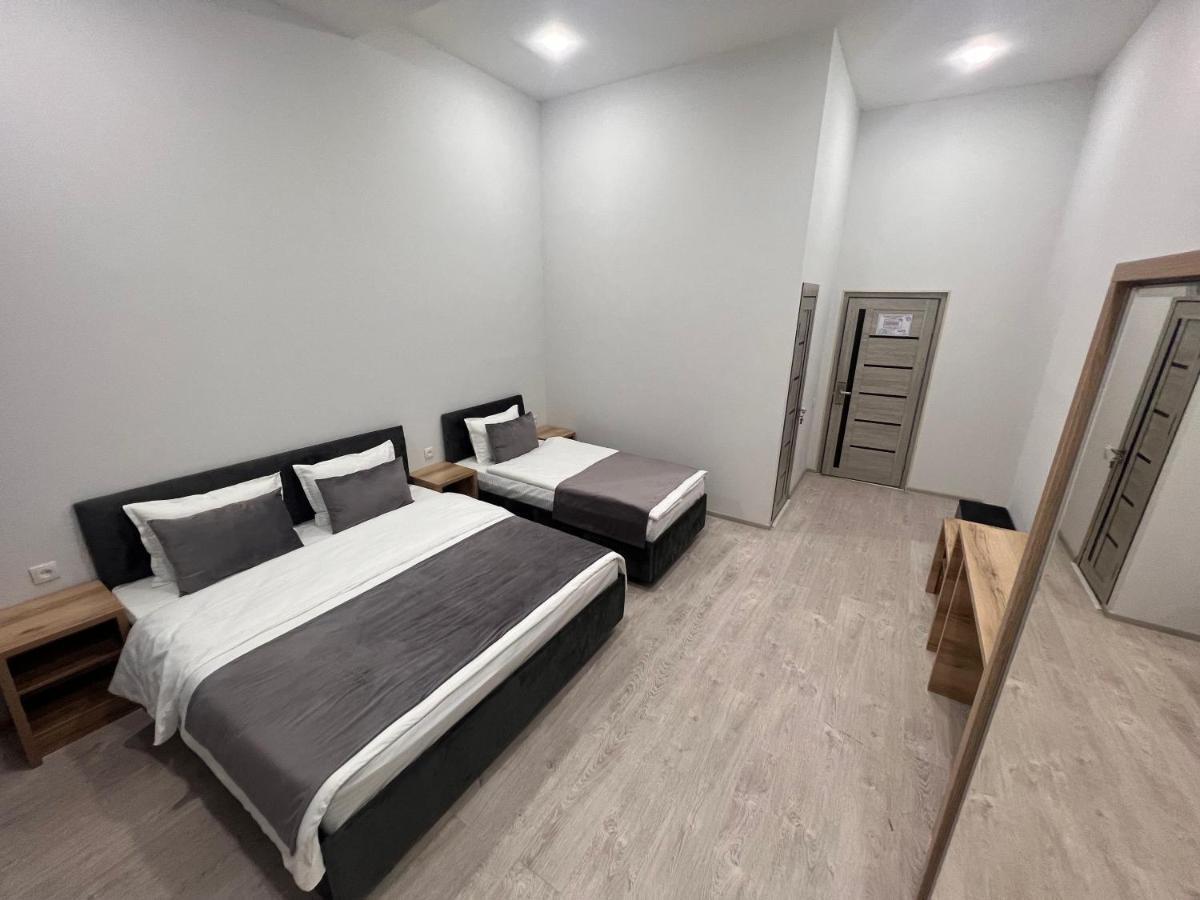Rever Hotel Tashkent Esterno foto